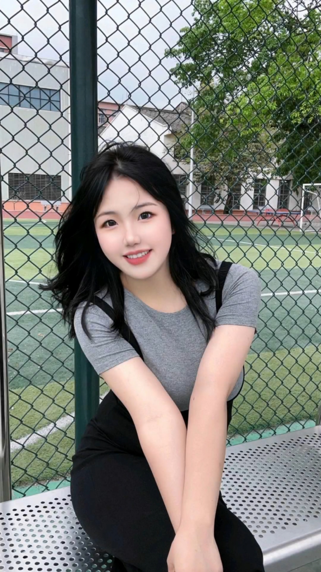 大家看看我的大学女友漂亮吗?
