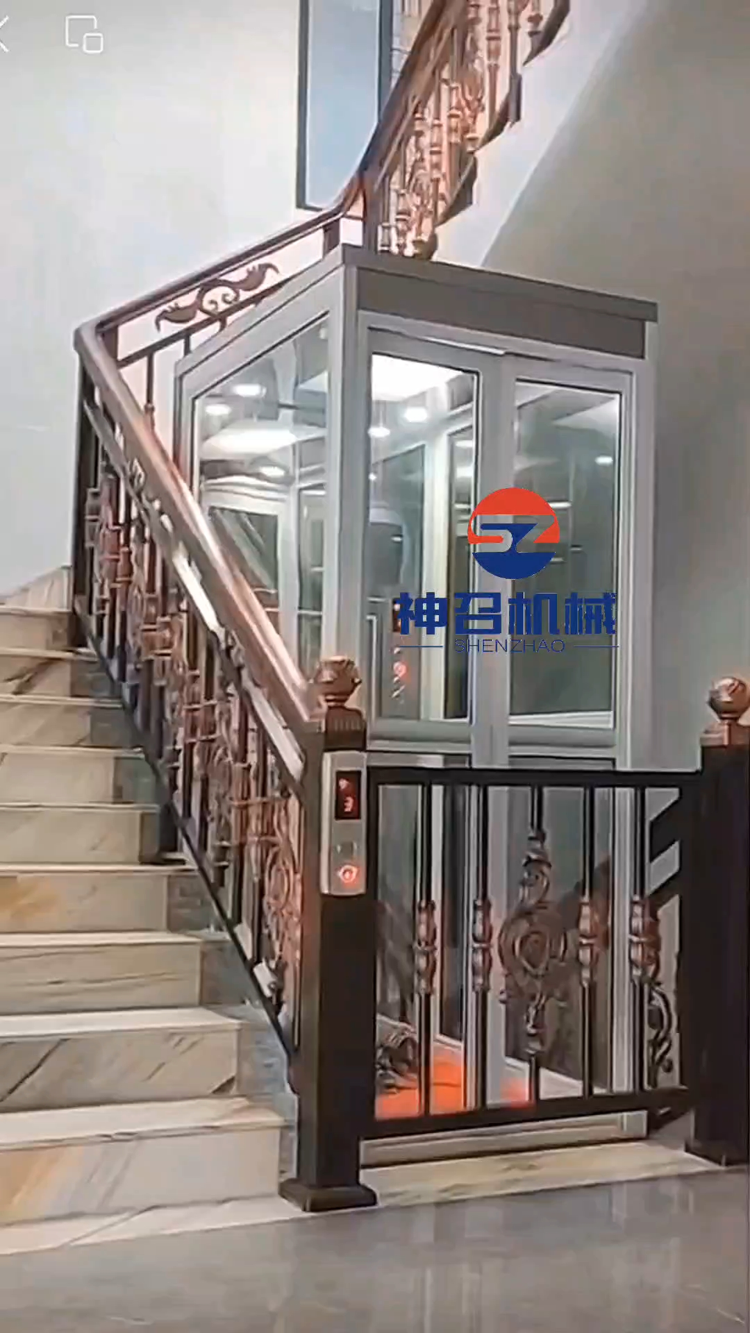 别墅家用电梯楼梯口安