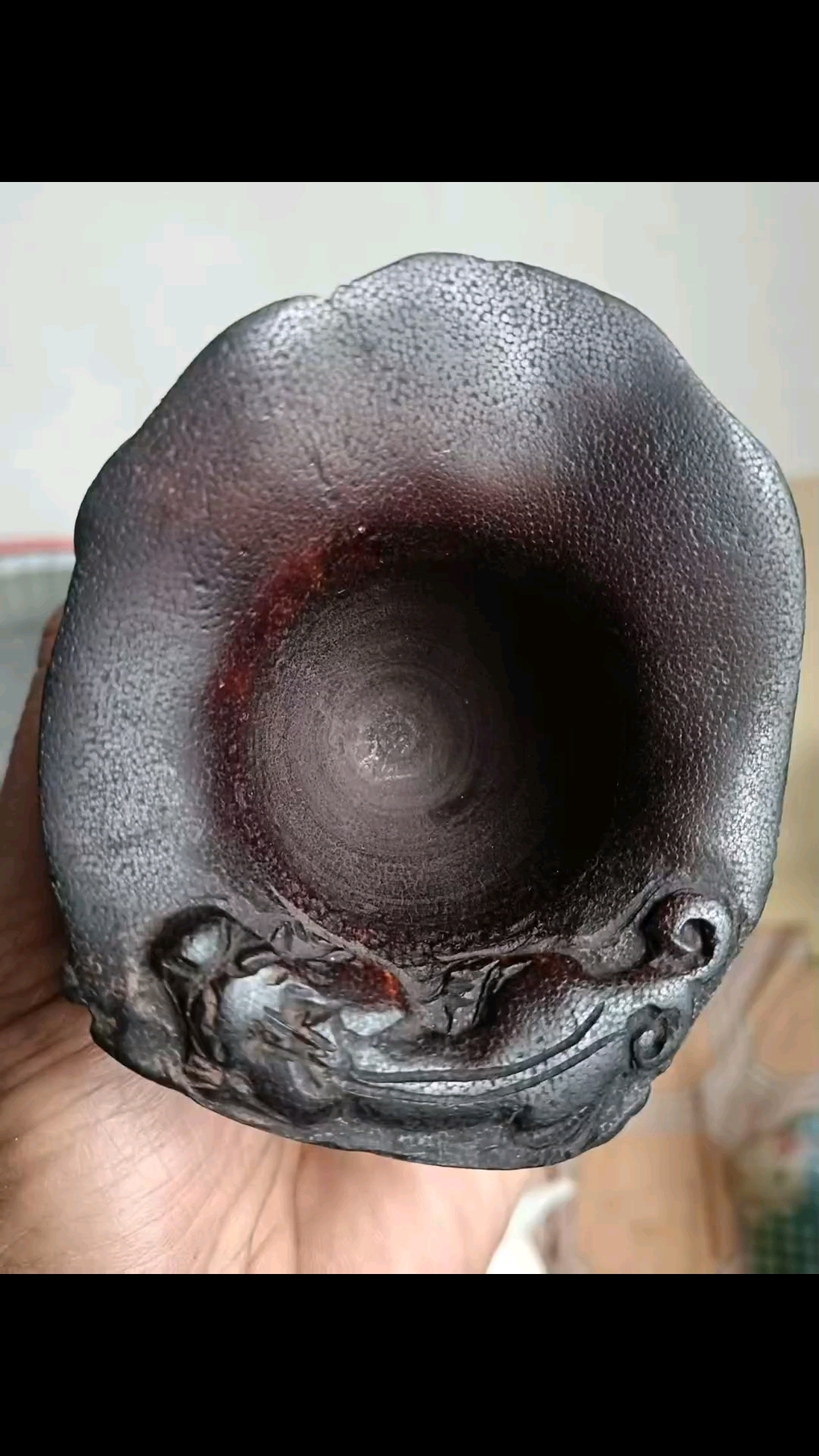 葡萄松鼠犀牛角杯.寓意多子多福,重195克稀有珍品