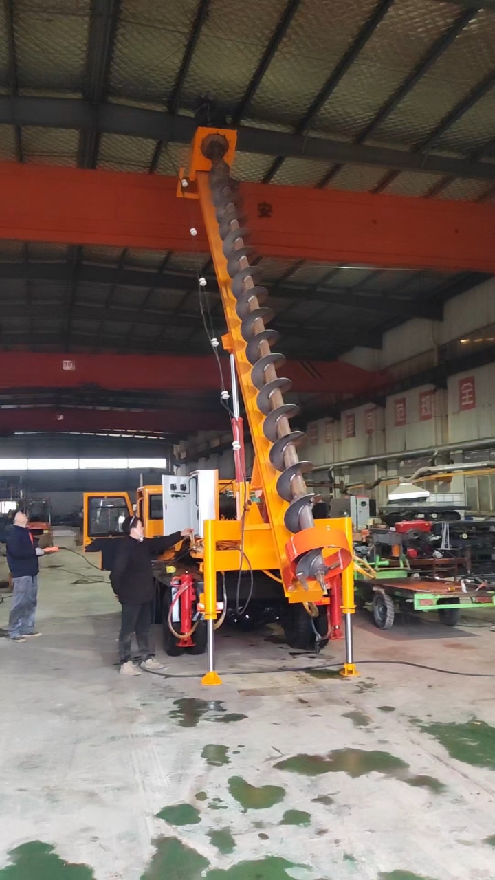 小型6米轮式地基打桩机,农村地基螺旋钻孔机