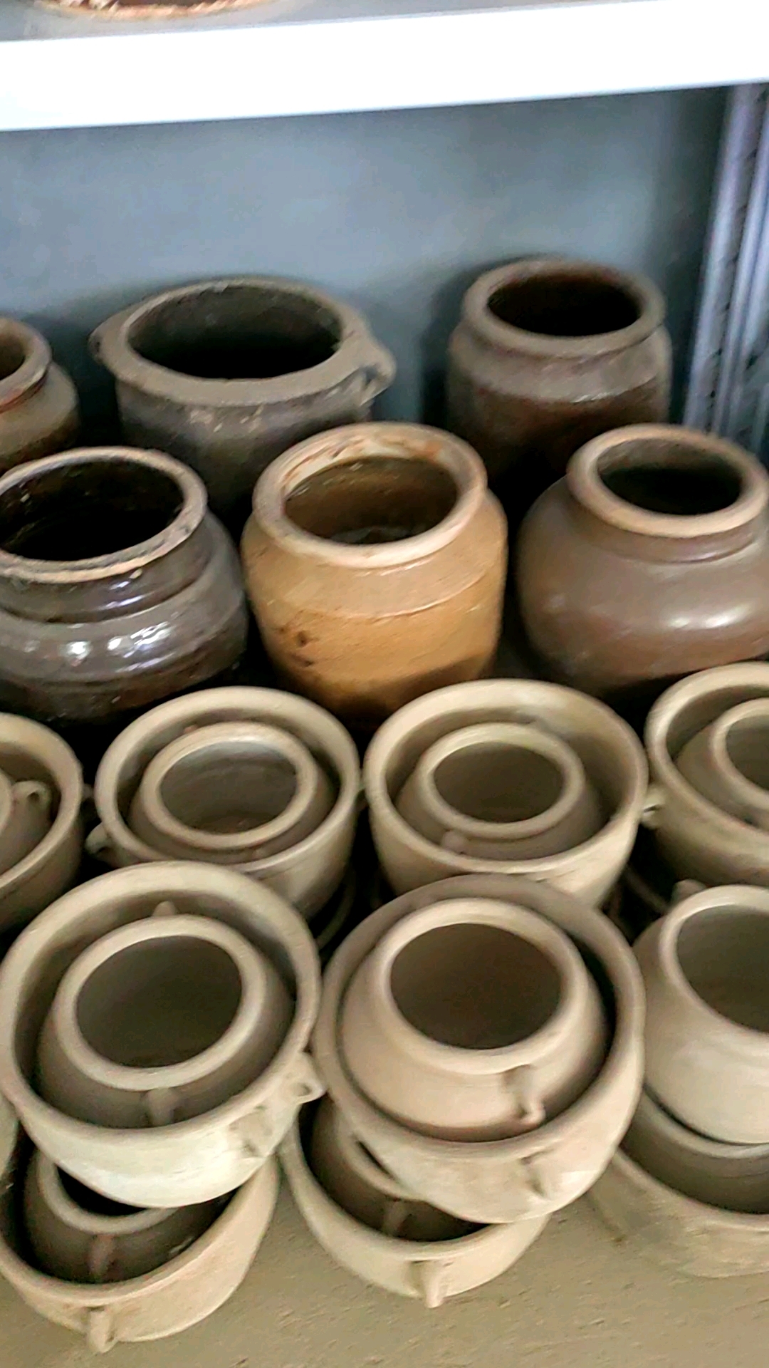 大几百个"尿罐子"目不暇接