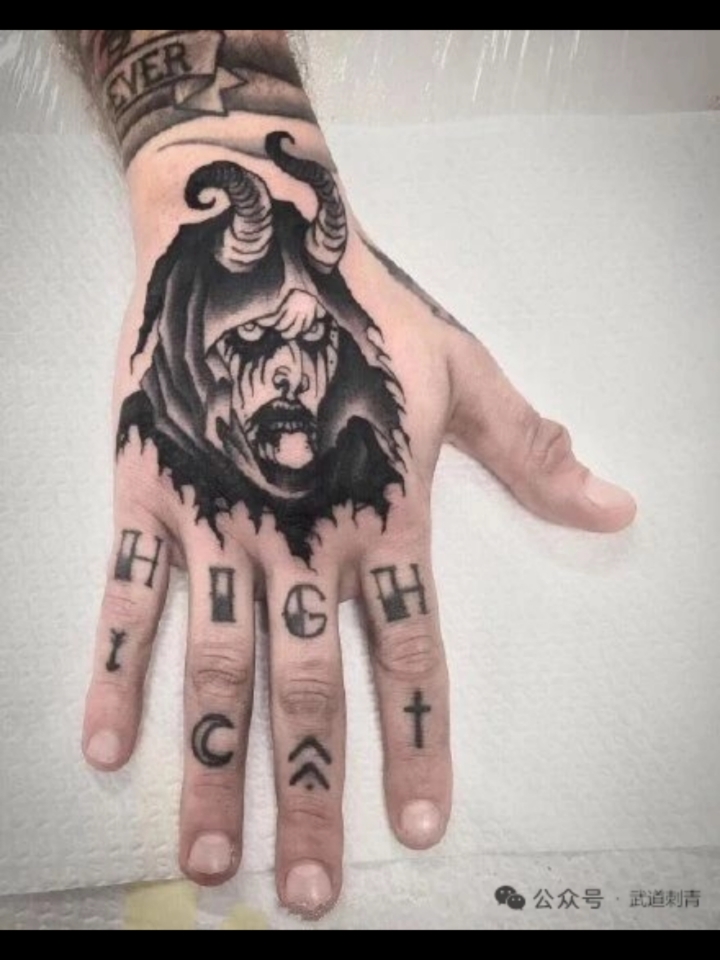一组超酷的手部纹身图片分享