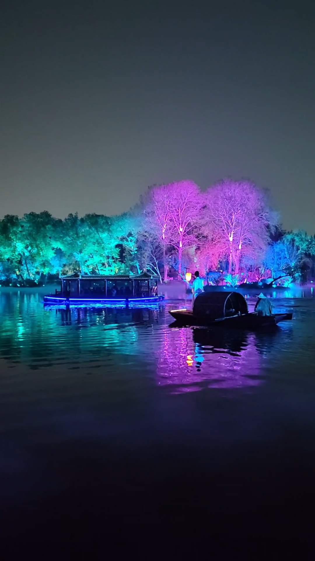 扬州瘦西湖,水上灯光秀,如梦似幻