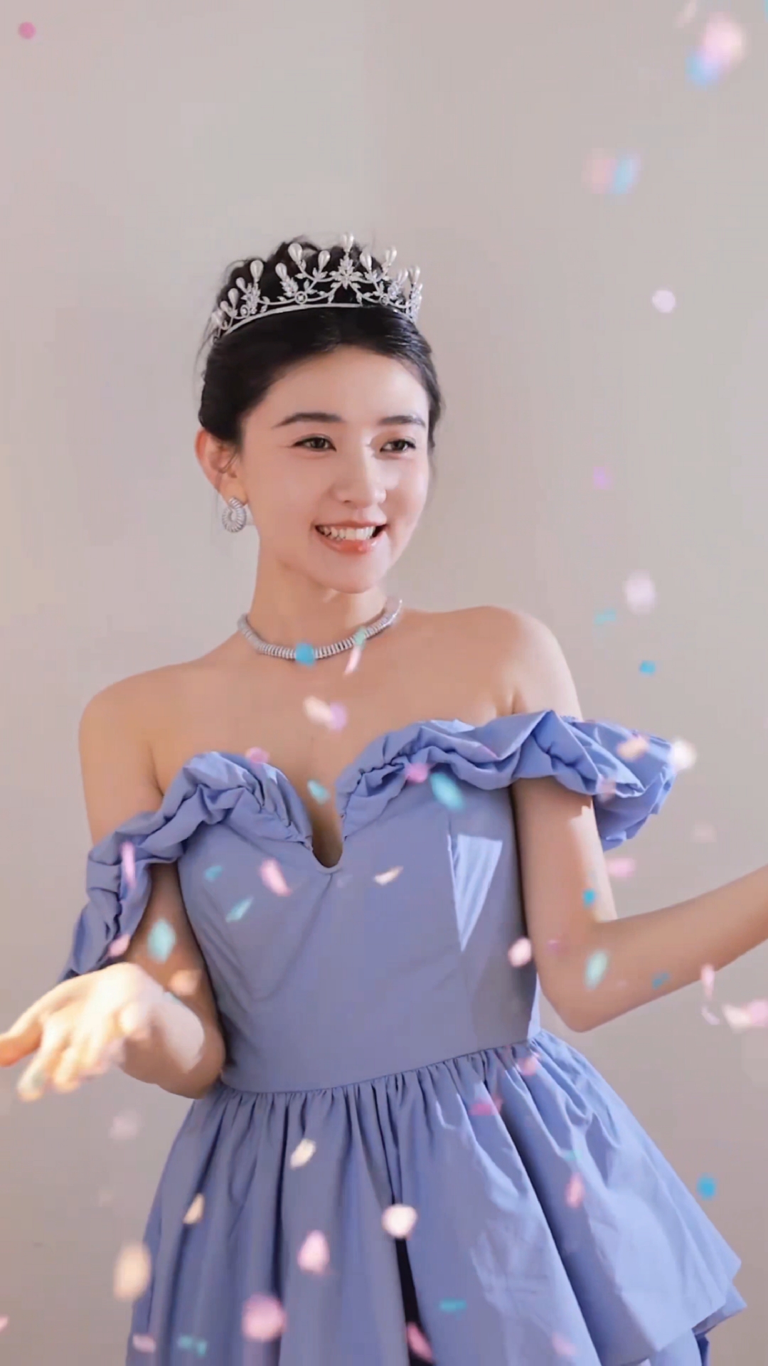 梁洁生日甜心公主造型