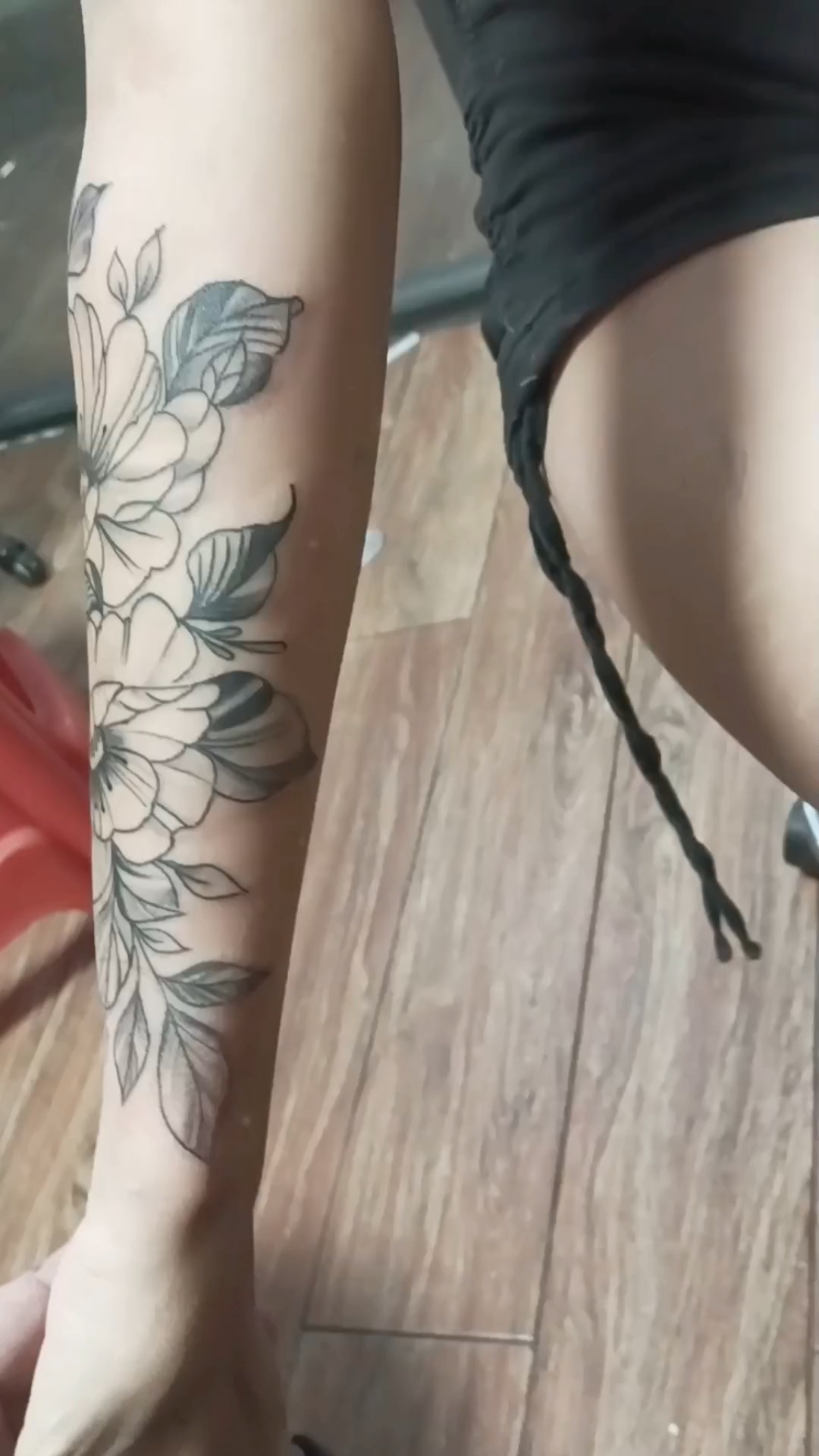 女生小手臂素花纹身图案