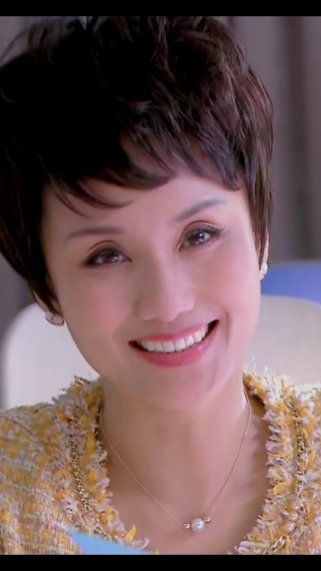 一把年纪的李颖依然魅力十足,深得大家喜欢