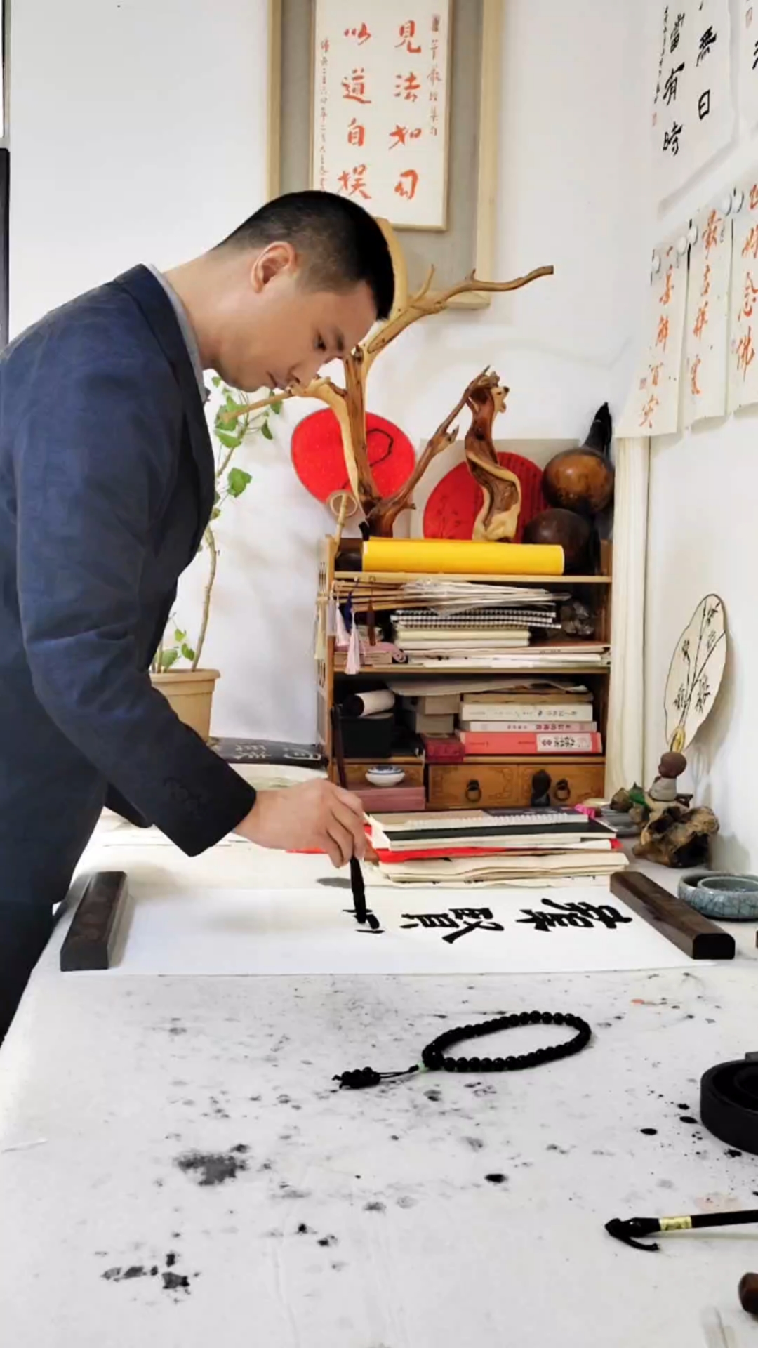 著名书法家蒋子龙老师作品创作