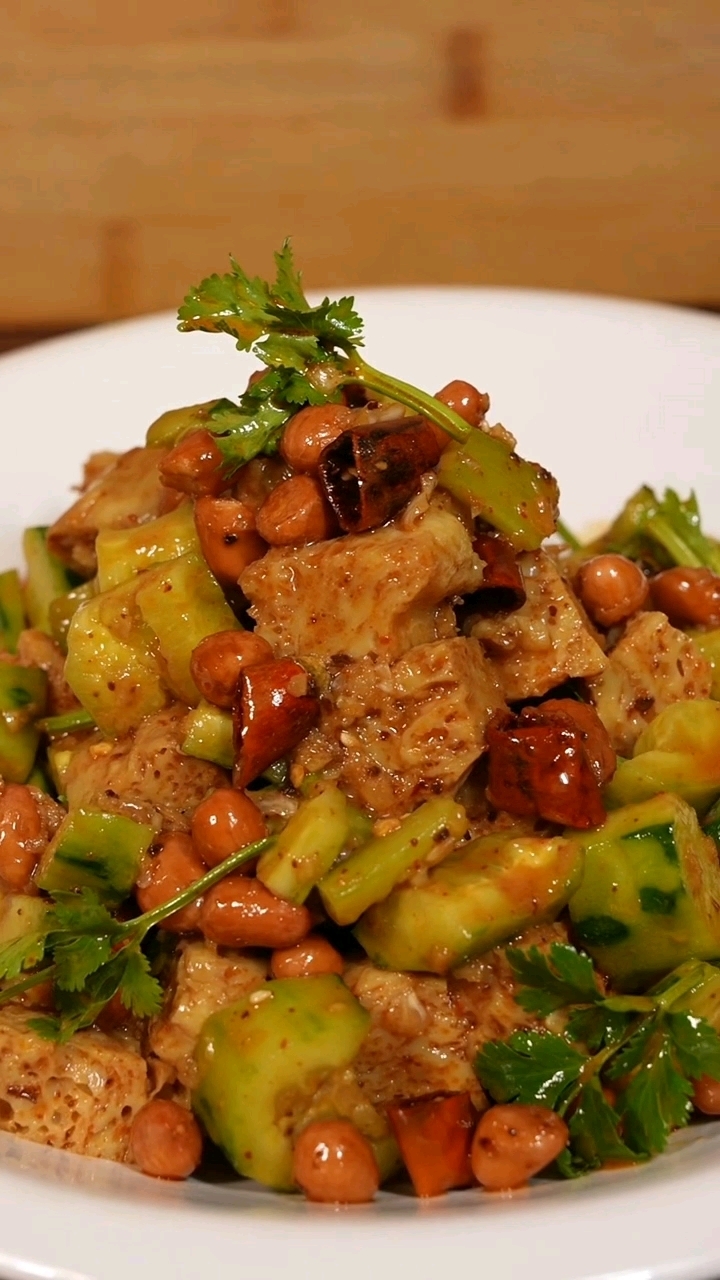 年夜饭下饭神器爽口凉菜,黄瓜拌面筋!