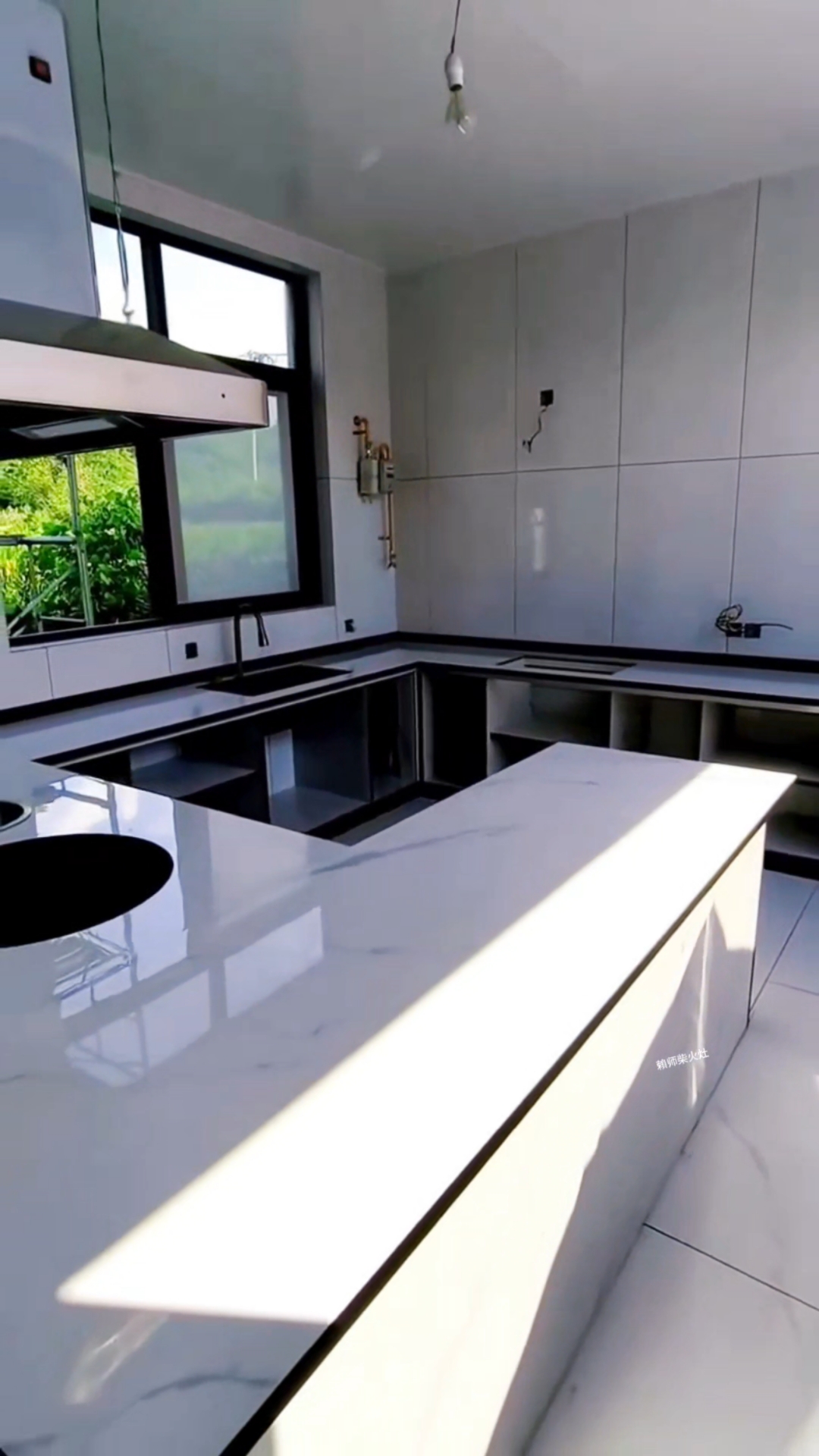 农村自建别墅厨房装修无烟柴火灶瓷砖橱柜