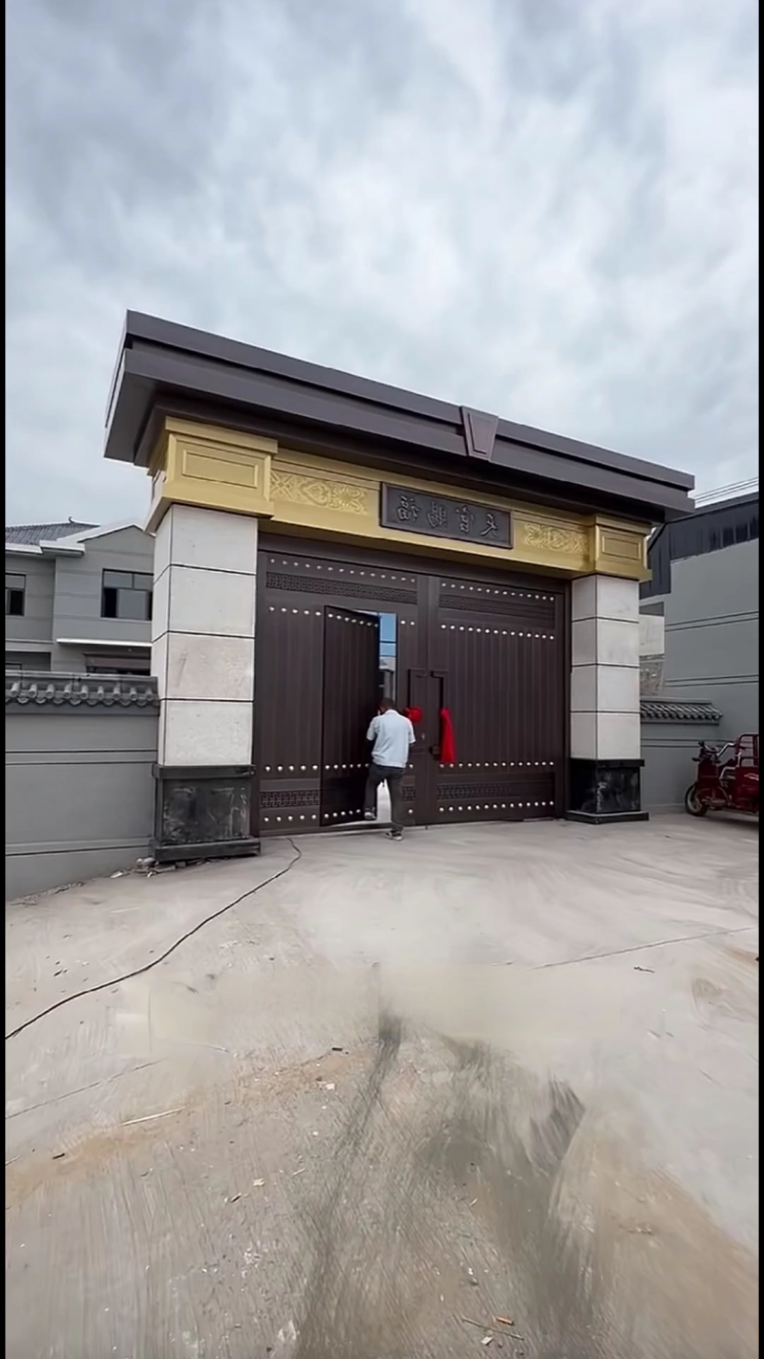 太牛了铜门围墙大门