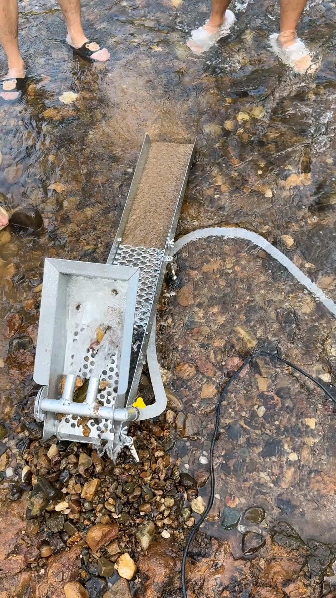 推荐河道淘金电动静音便携式小型人工水冲淘金溜槽