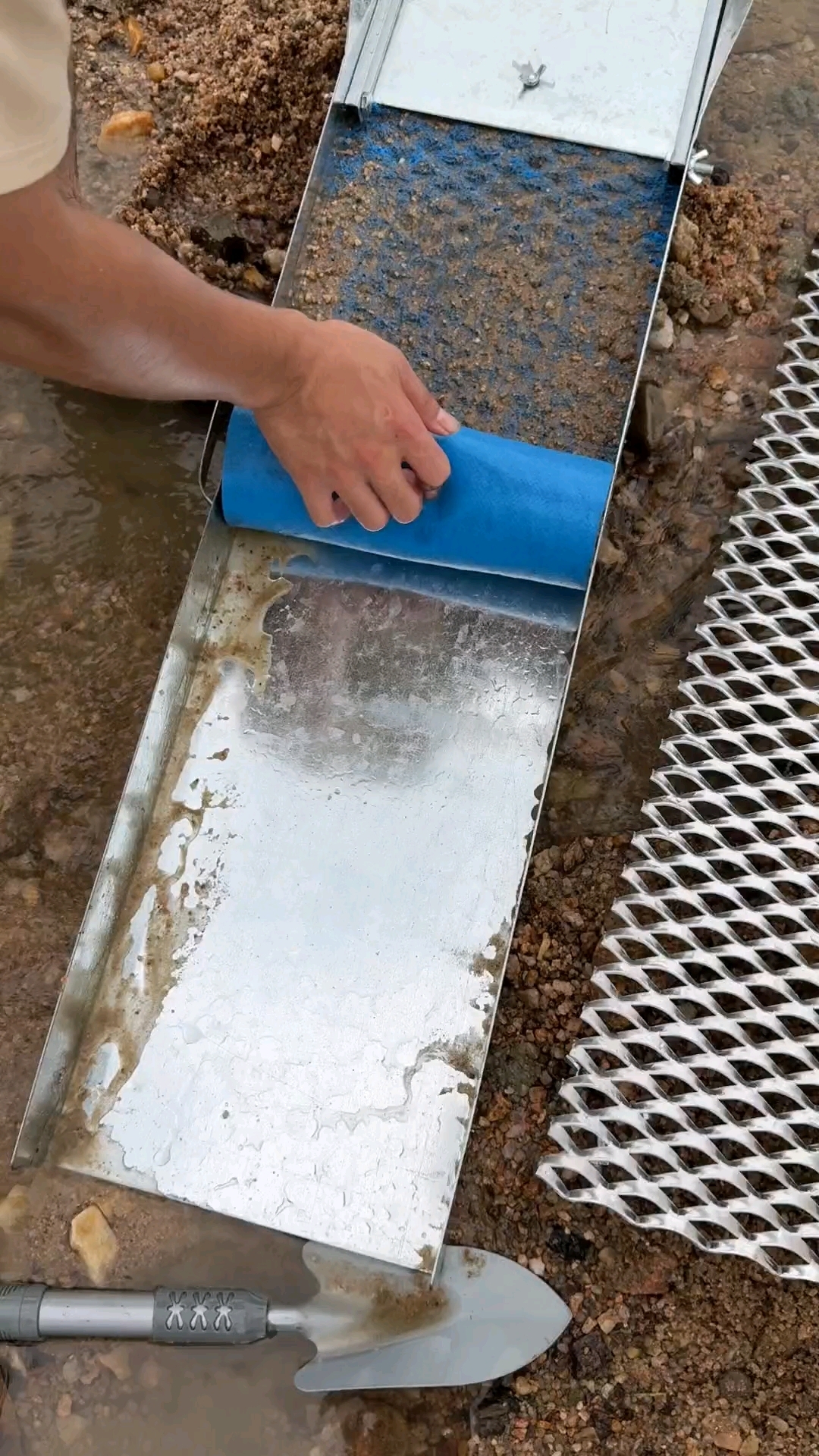 新手小白非常适合野外探矿淘洗砂金无动力淘金溜槽