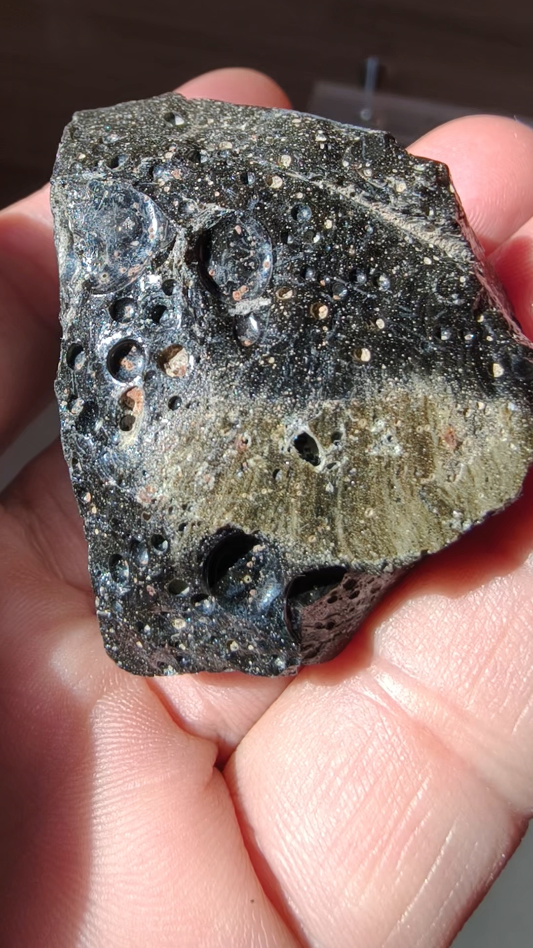 小白杨166团锡河桥玻璃陨石欣赏