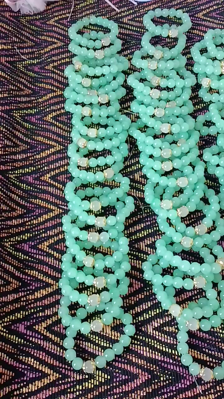 手工活串珠子 #在家就可以做的手工