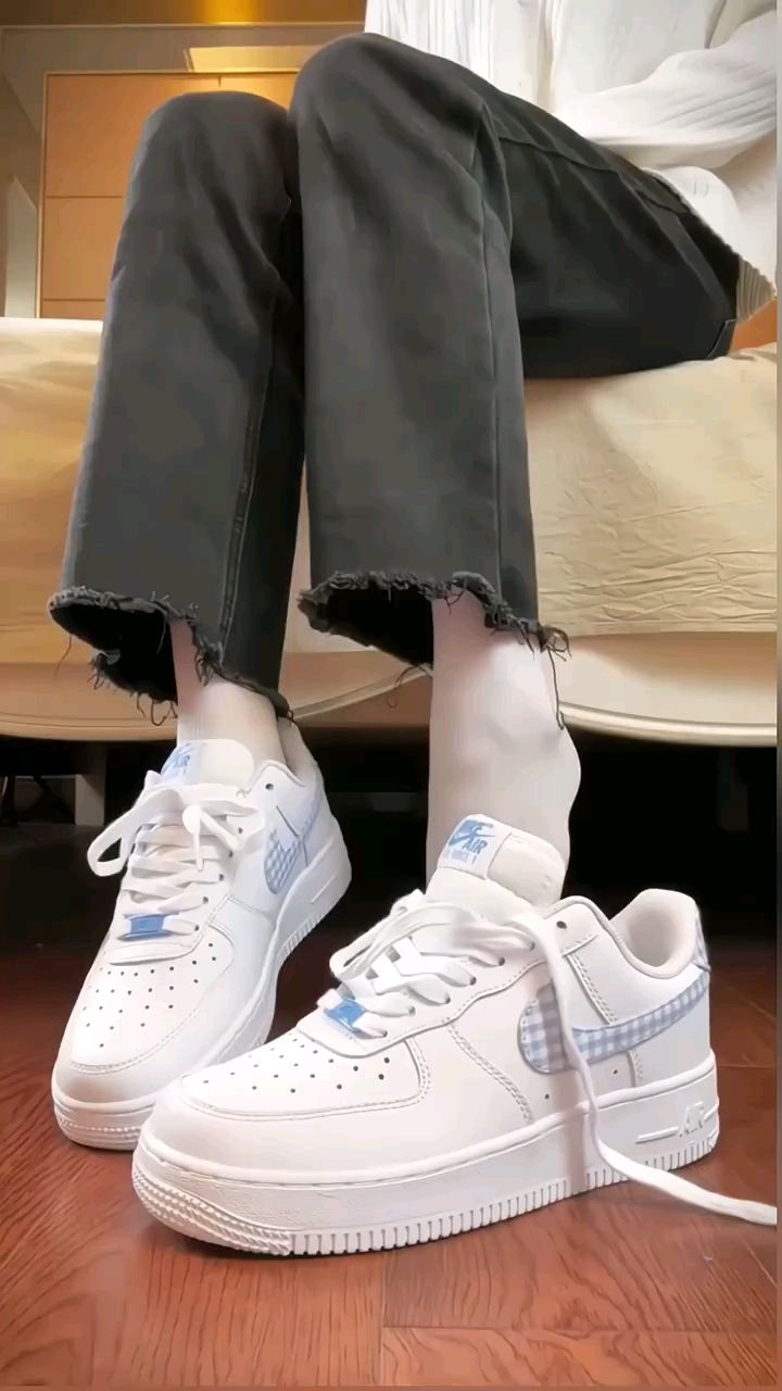 无处安放的小脚 小白袜好看