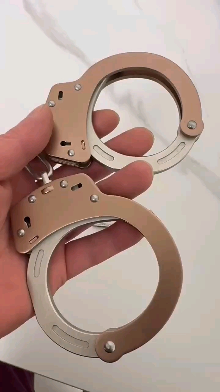 男人的玩具# 玫瑰金手铐