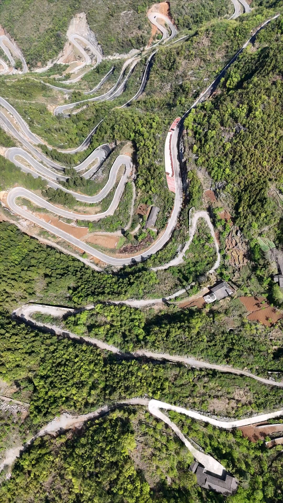 这样的弯弯绕绕的公路坐车会晕车吗#下庄#五一打卡三峡龙脊