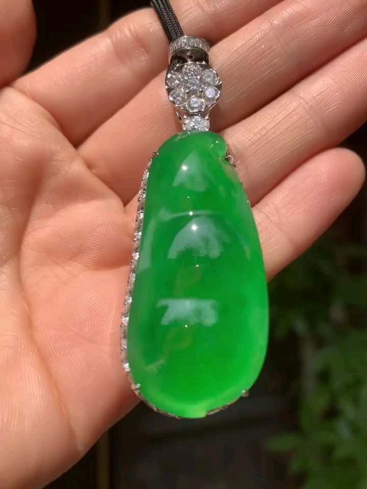 冰阳绿翡翠玉石挂件