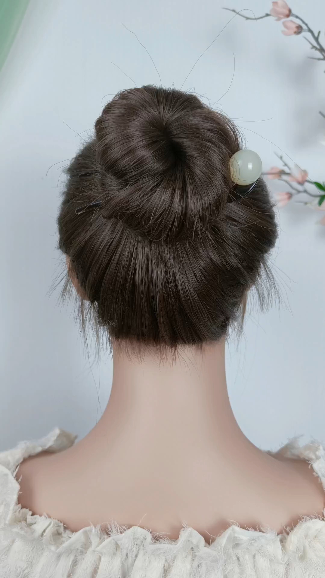 丸子头这样扎减龄又好看