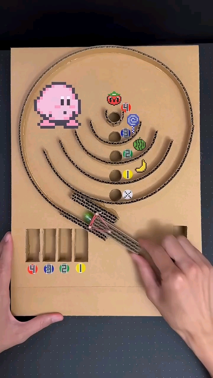 用纸板diy制作卡比弹珠台