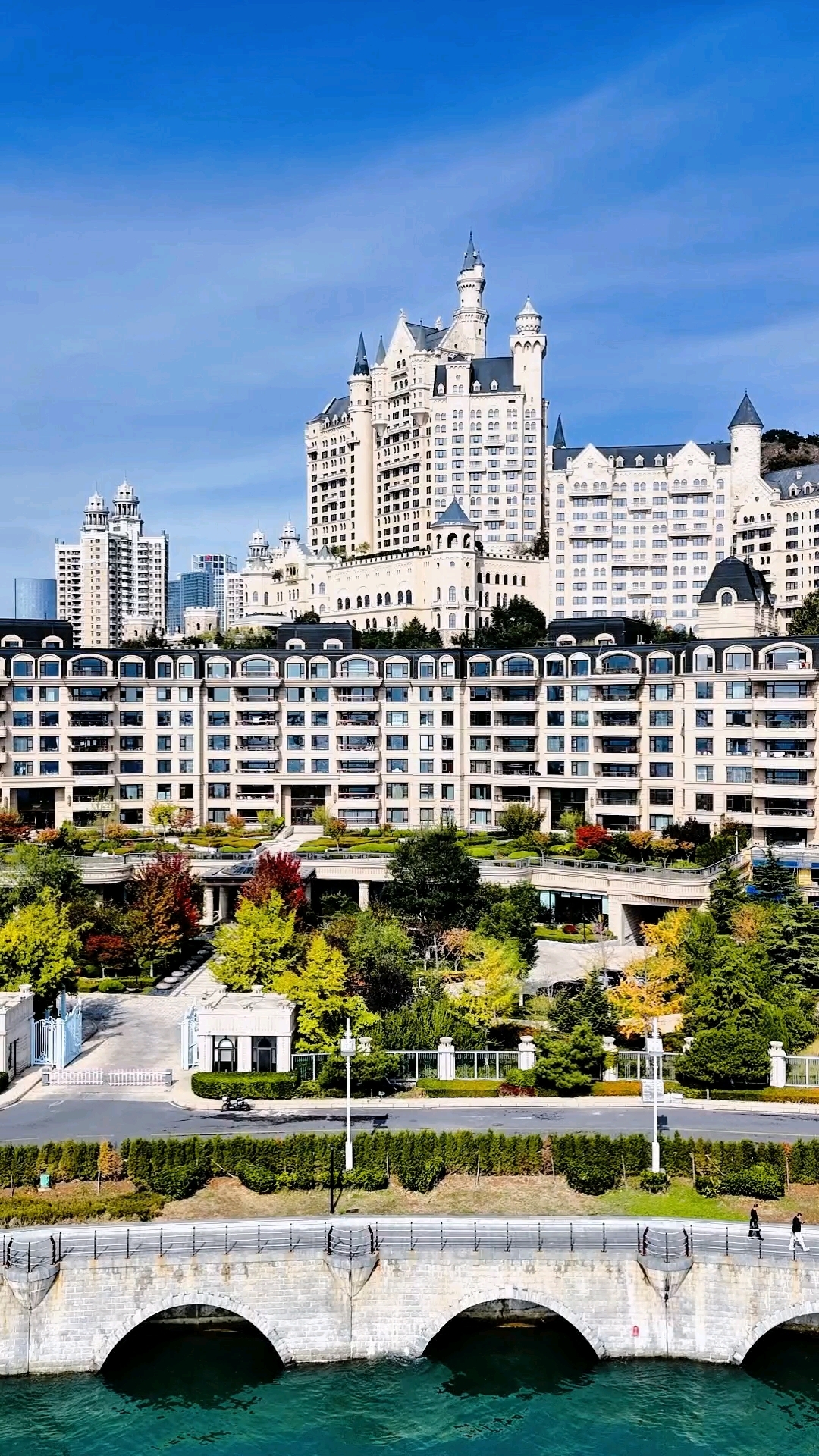 时尚又神秘的城堡,是大连地标性建筑之一.#大连美景#航拍日记