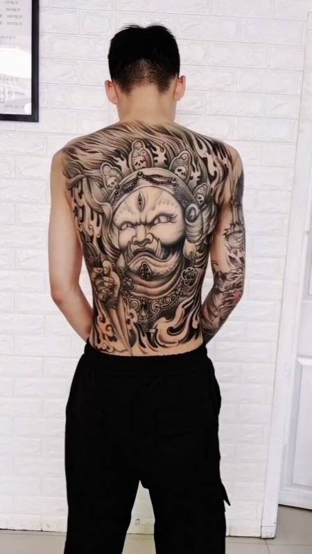 鲅鱼圈三合堂纹身店大黑天满背纹身作品-度小视
