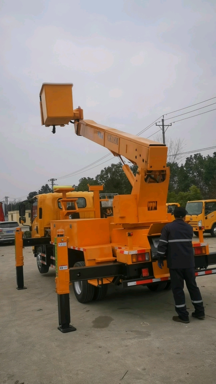45kv绝缘斗臂带电作业车,五十铃底盘爱知18米上装全新手续