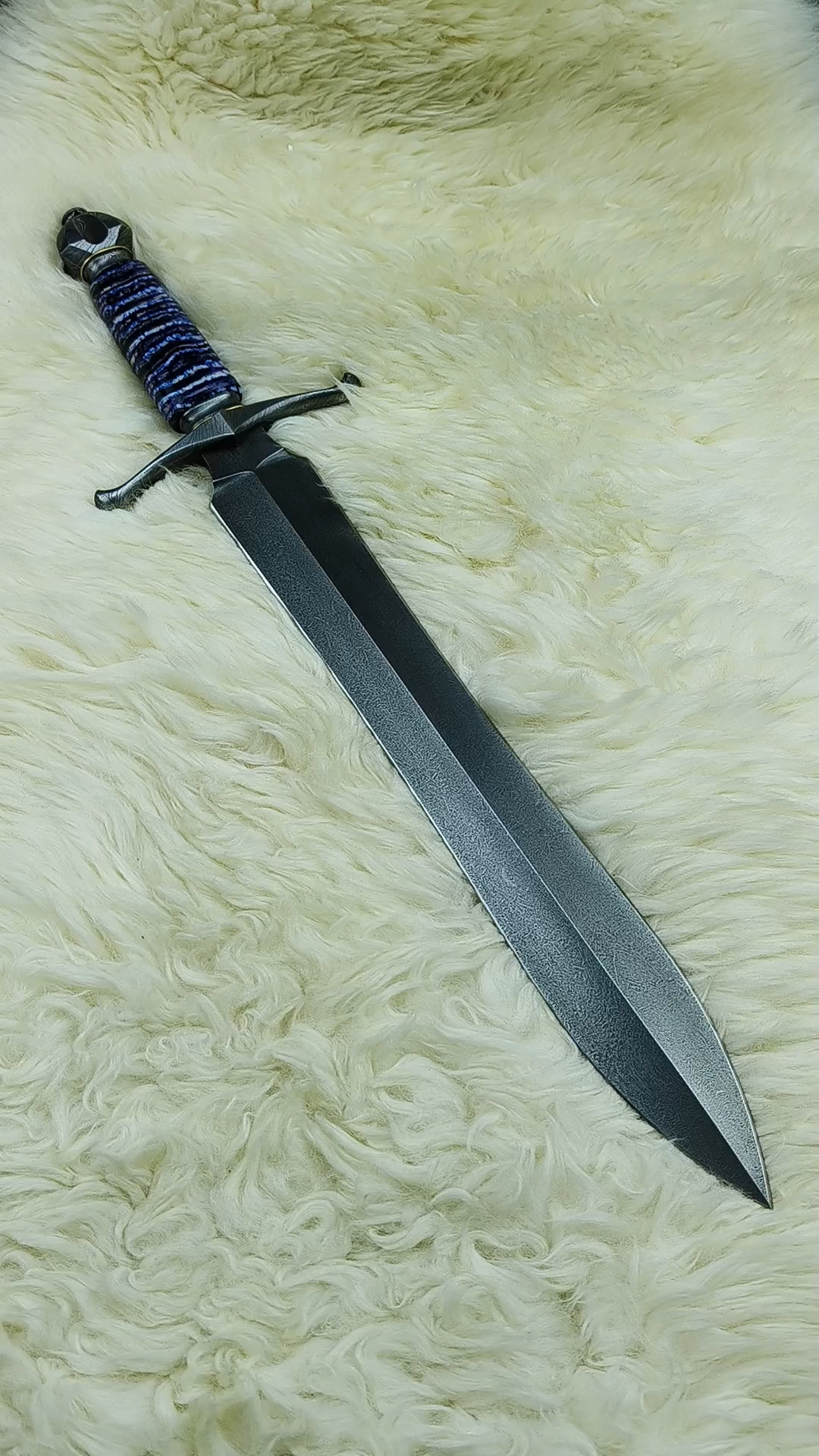 古印度乌兹钢雪花纹短剑