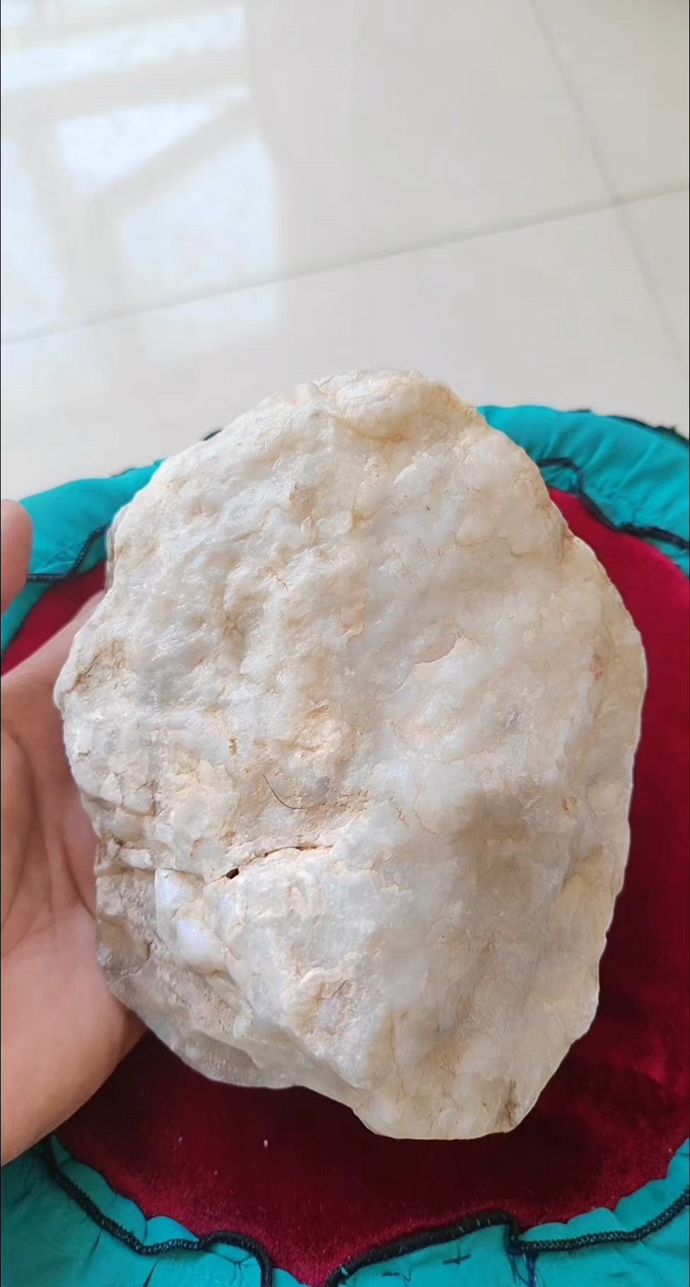 新疆罗布泊地表蛋白玉