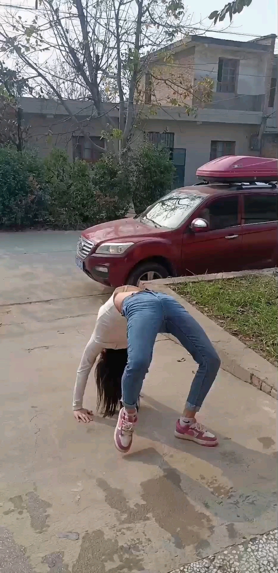 下腰走路