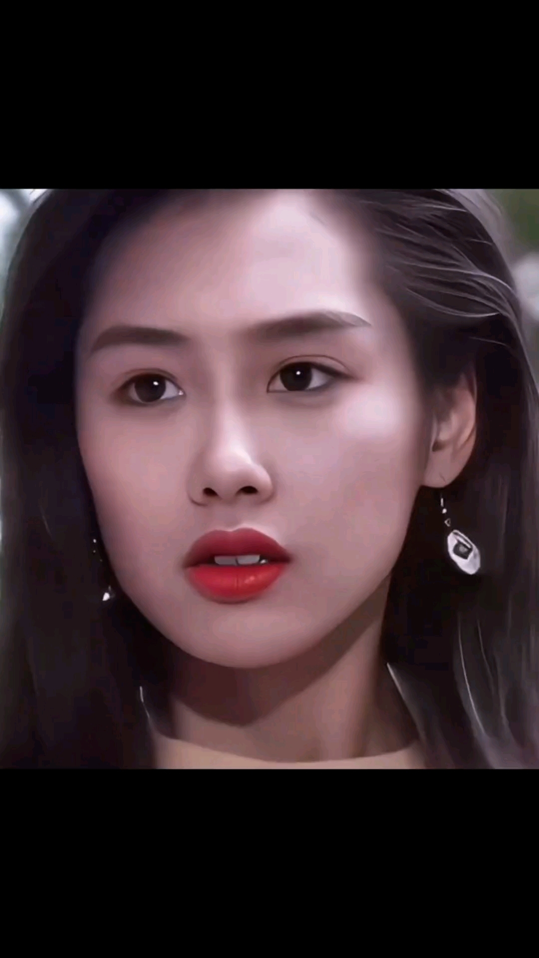 朱茵的"港风美"有多绝?红唇卷发自带复古氛围感