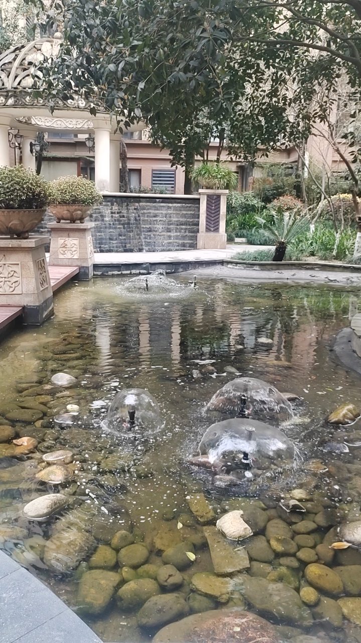 小区是的小小喷泉