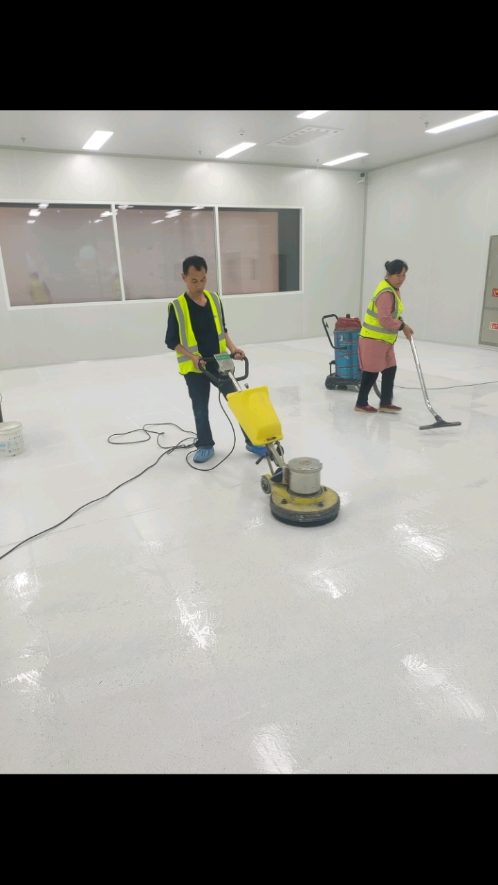 pvc防静电地板清洗打蜡过程