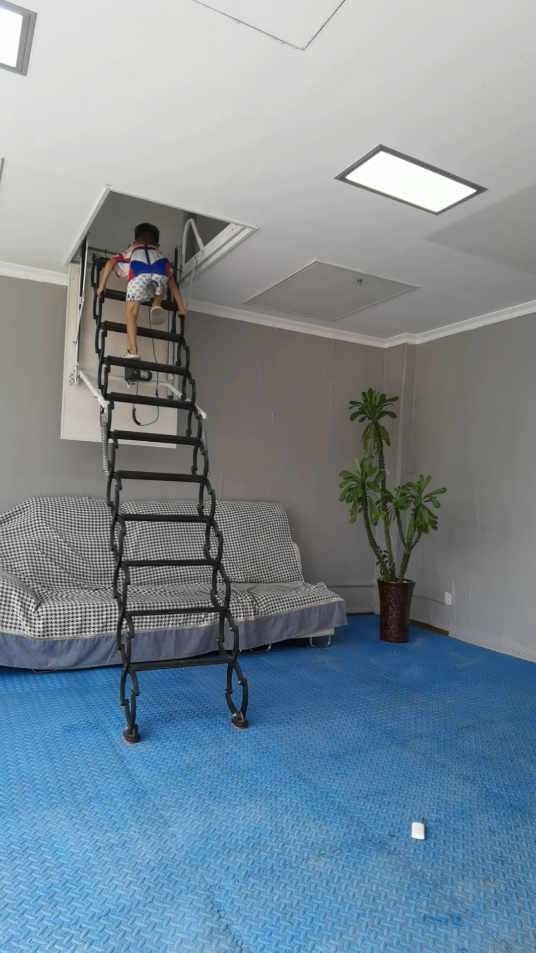 高尚全自动伸缩楼梯隐形楼梯阁楼伸缩楼梯