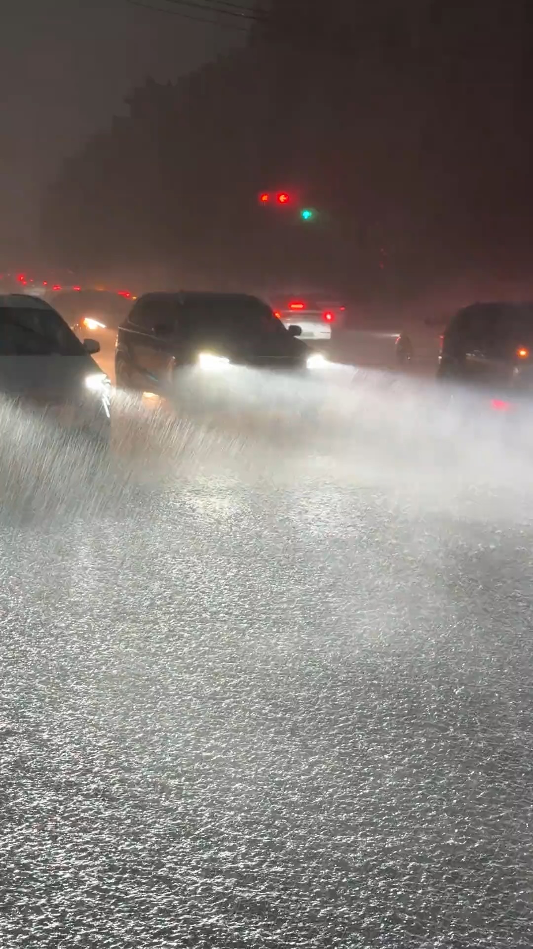 郑州下雨图片图片