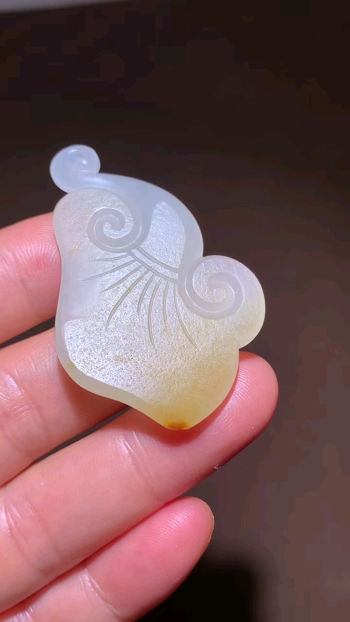 和田玉籽料玉如意【遇如意】正面满皮毛孔,油性十足,细度佳