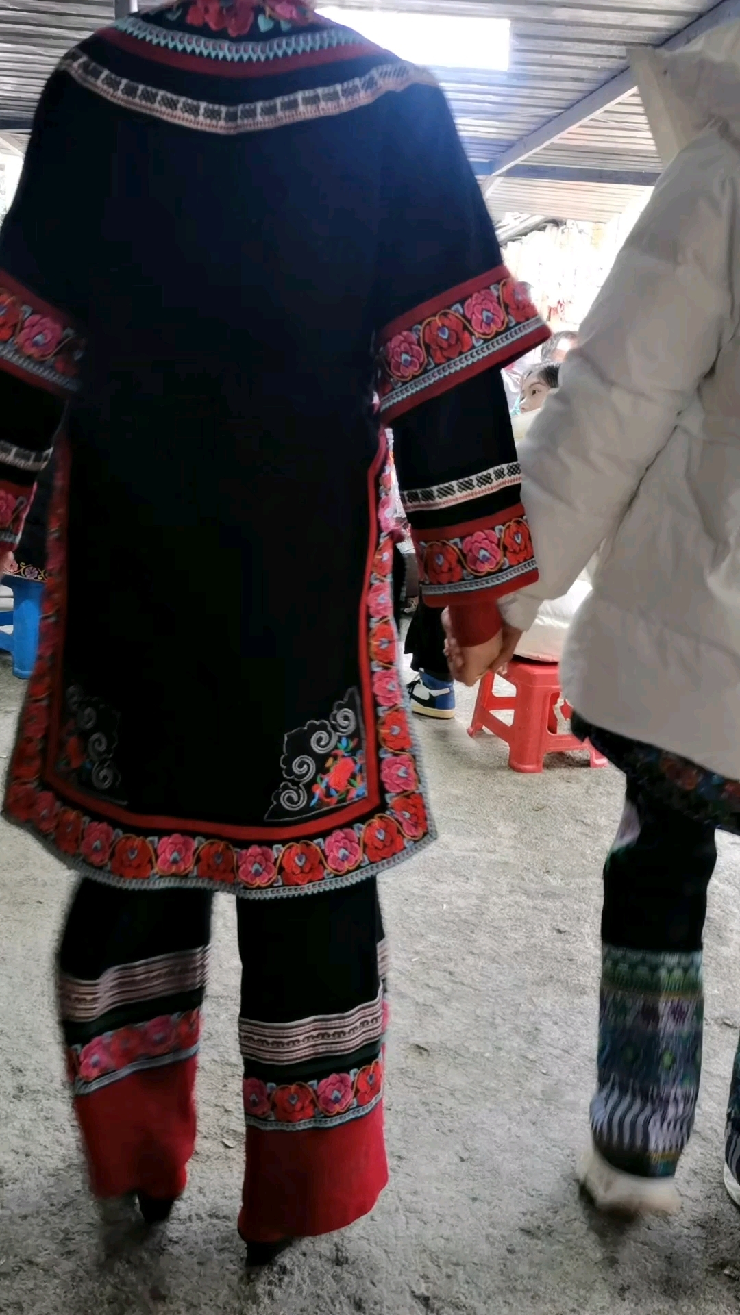 昆明寻甸彝族左脚舞,很有特色的舞蹈-度小视