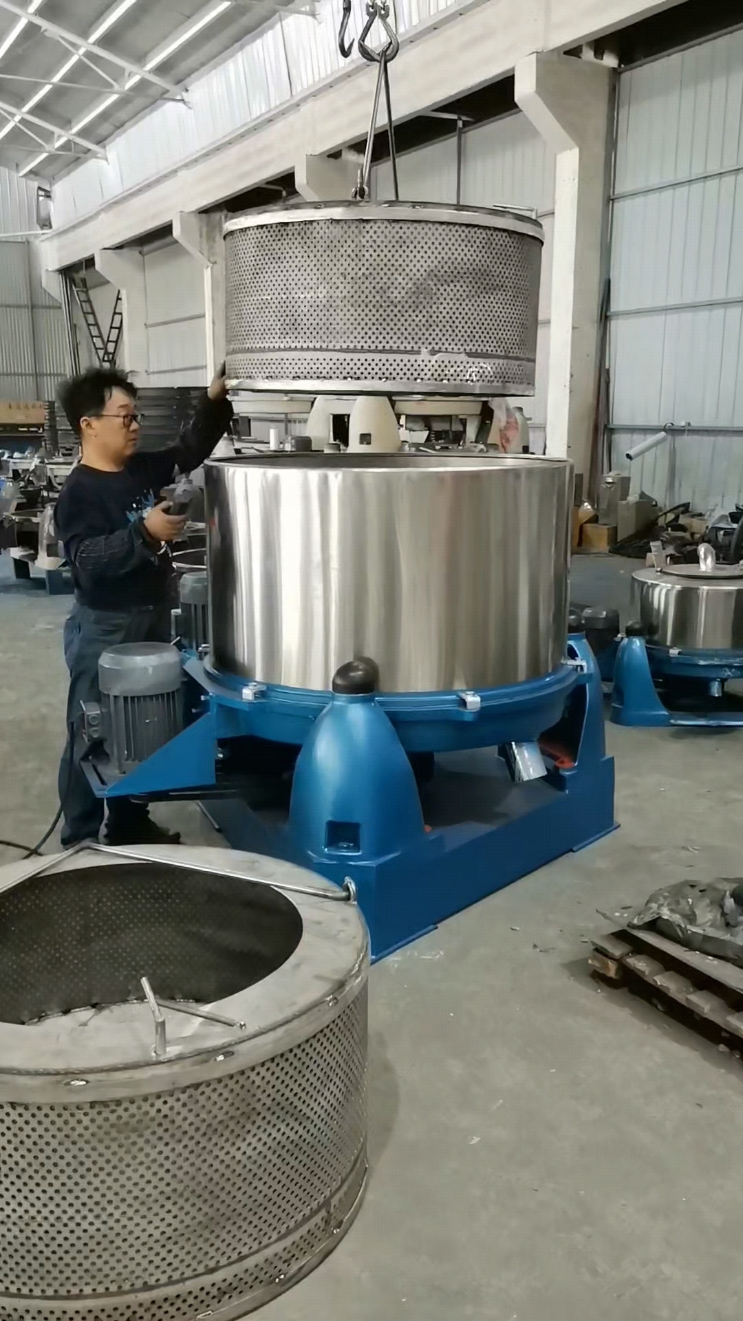 直径1000型工业脱油机吊篮下出料甩干机铁屑铝屑脱水机电镀