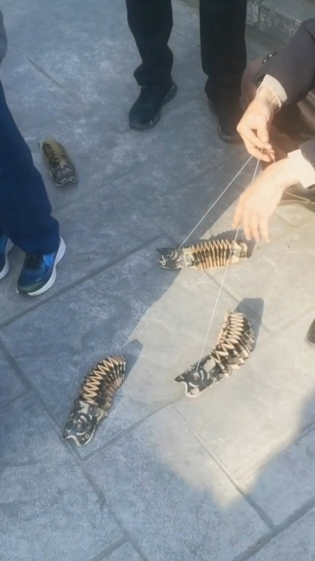 传统怀旧玩具纸地龙,七八零九零后的你玩过么?