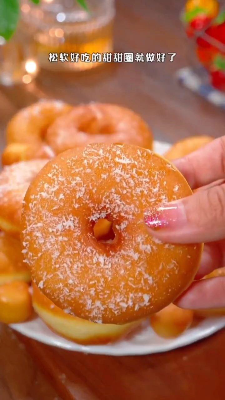 今天来做个甜甜圈和燕麦糕,快点学起来做给孩子吃.