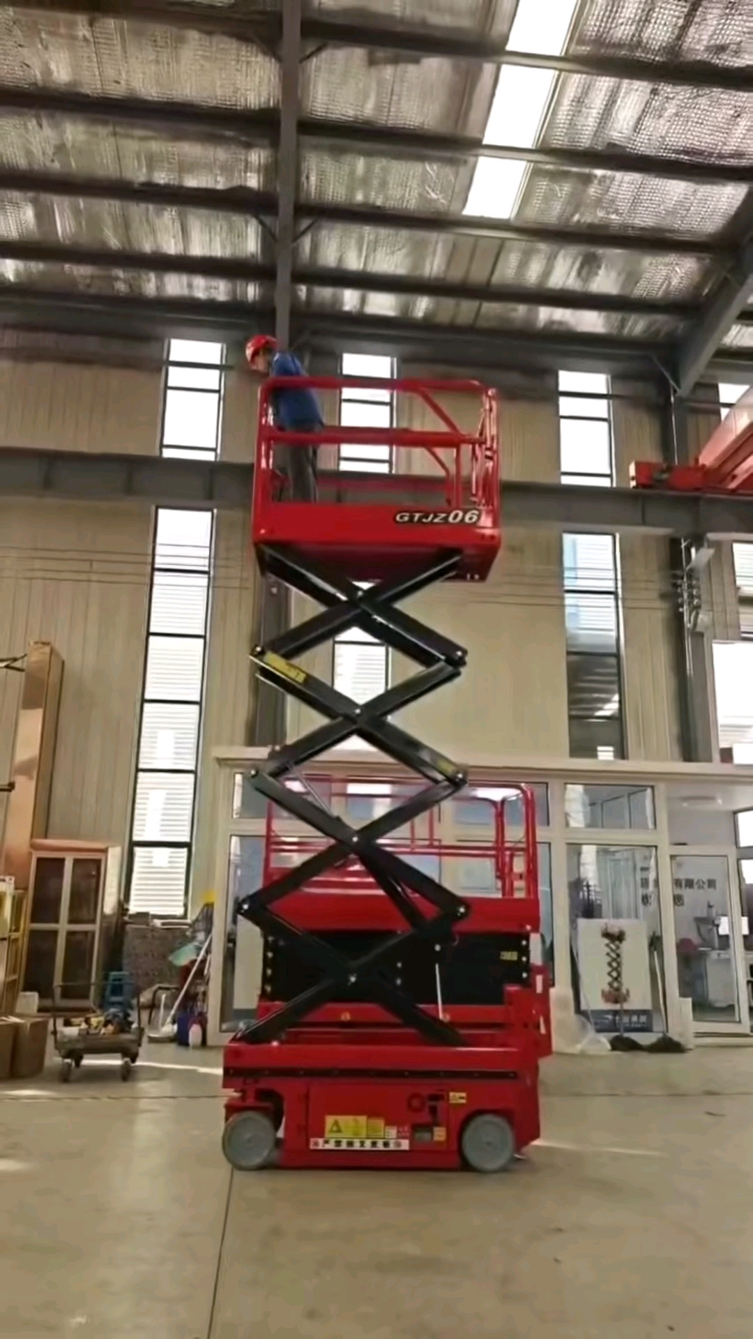 科志全自行剪叉式升降机 高空作业利器