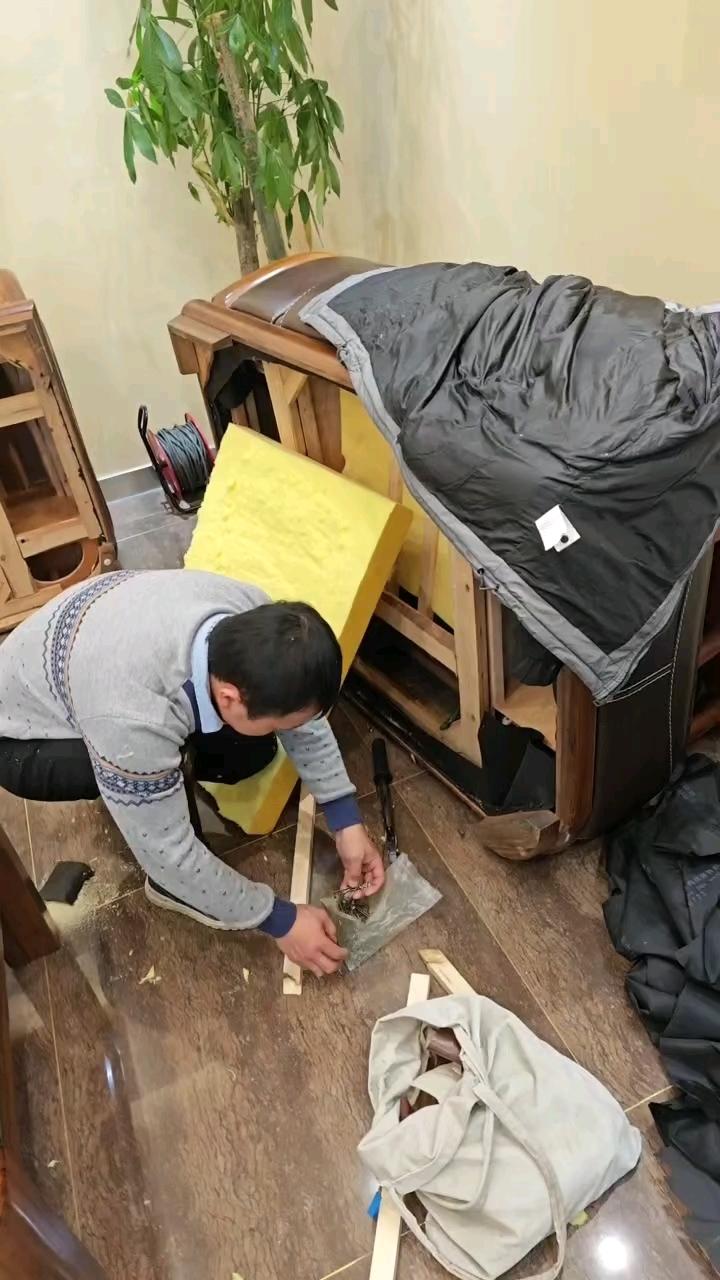 沙发"改头换面",家的温馨升级,沙发翻新换皮您放心的选择