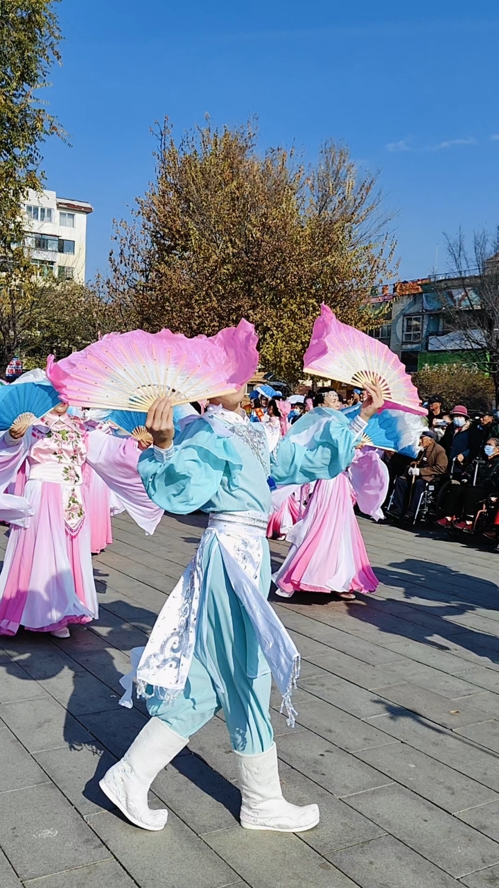 东北大秧歌伞头唱词图片