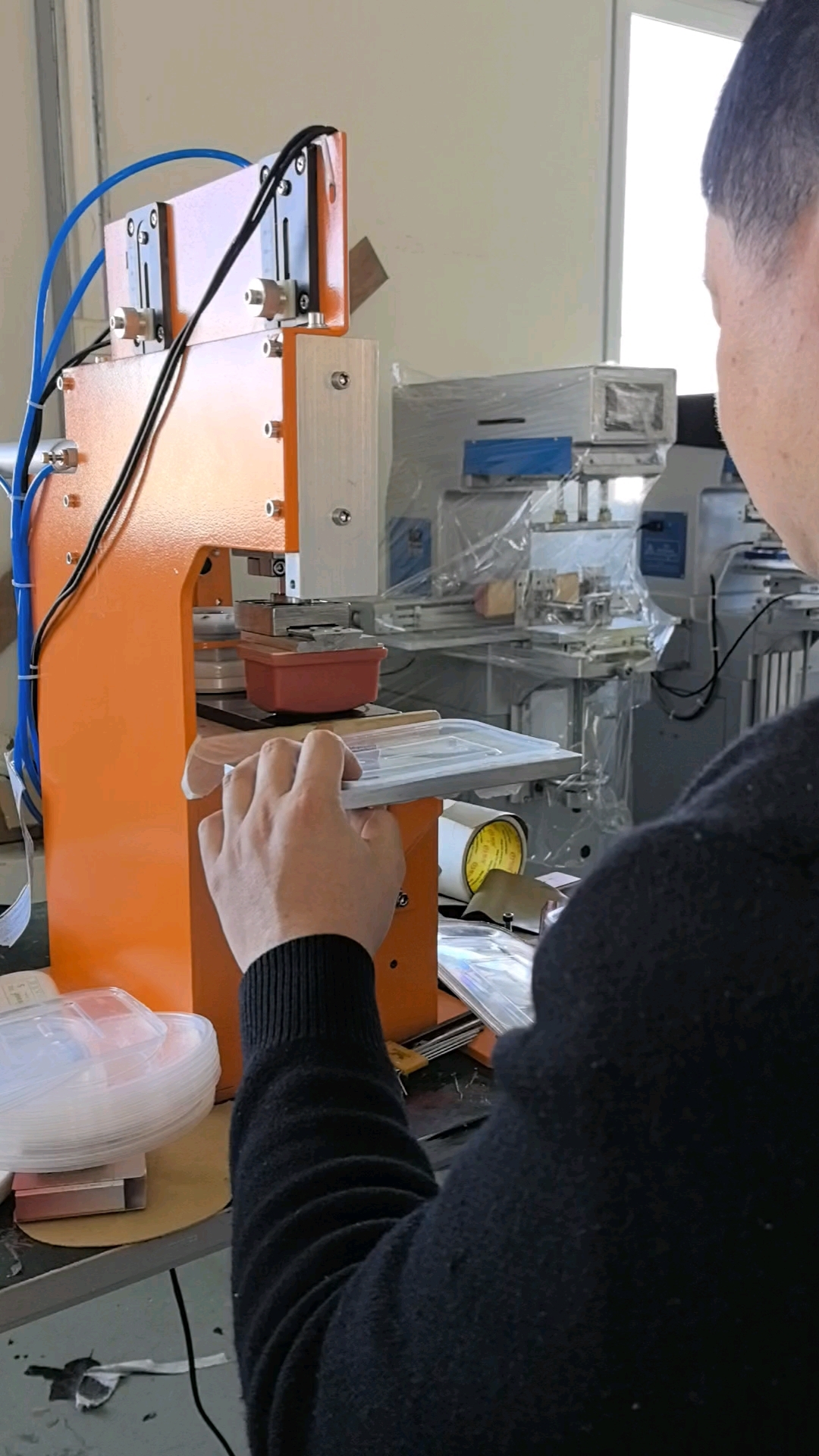 台式移印机 适合餐盒盖子,标牌,塑胶等.骏欣机械