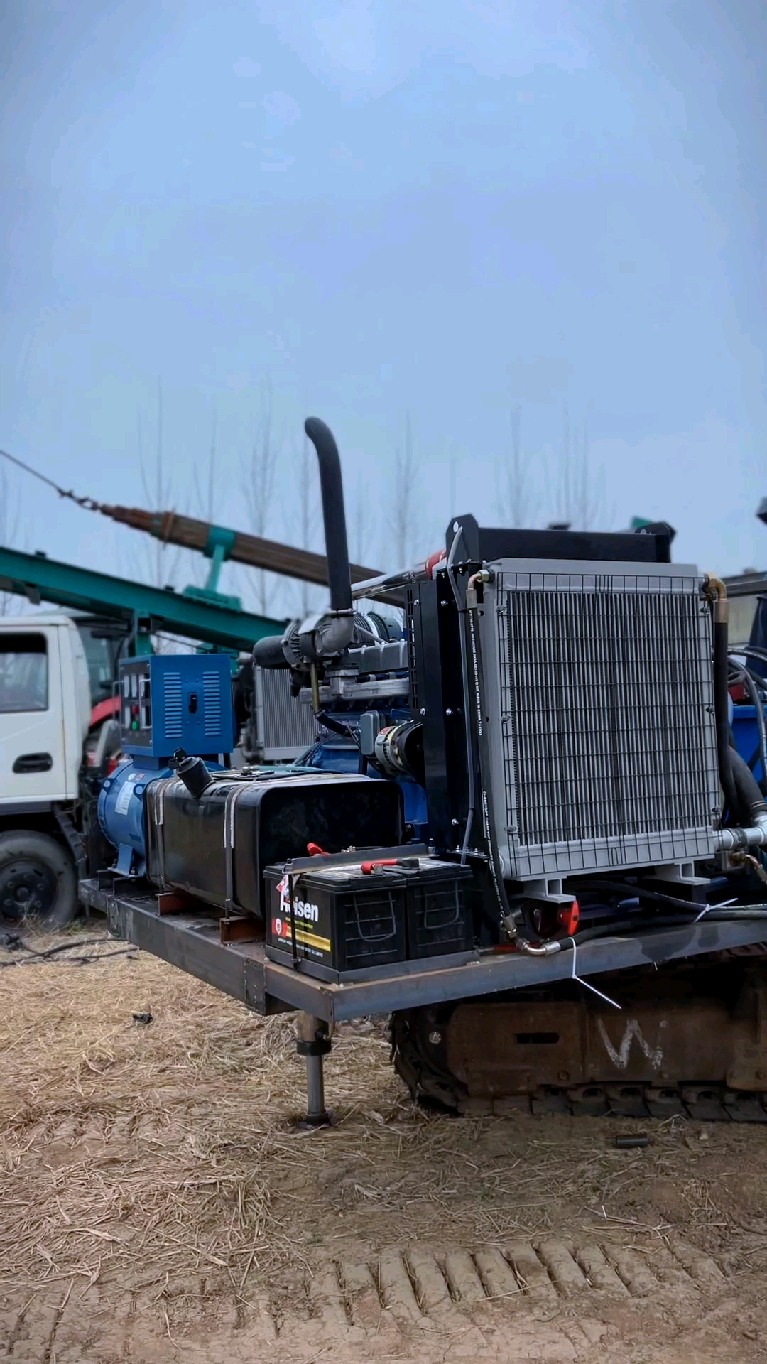 该款大型打桩机适合在恶劣条件下,在无法提供水源区域,在地层