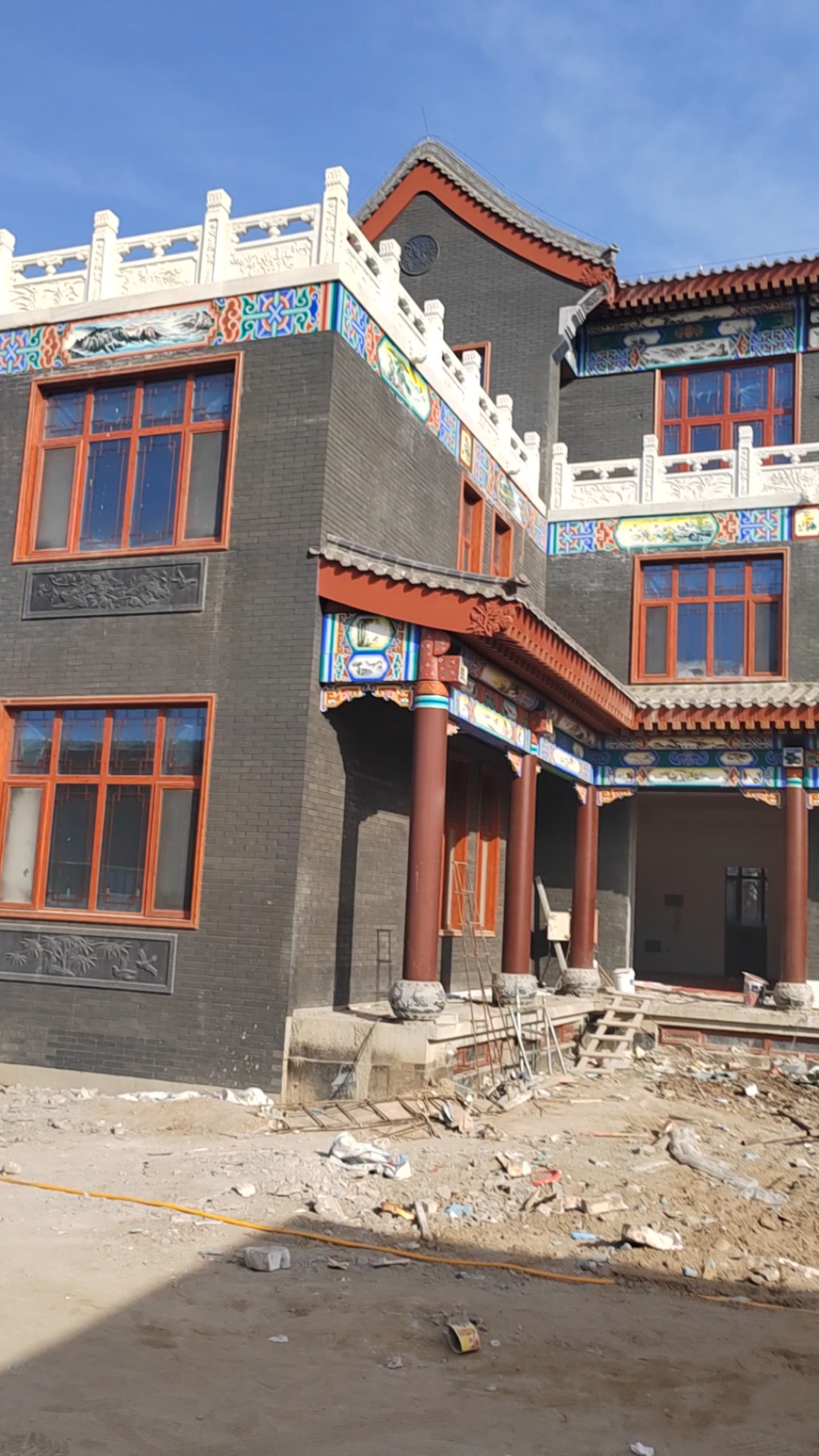 四合院别墅,青砖青瓦彩绘砖雕