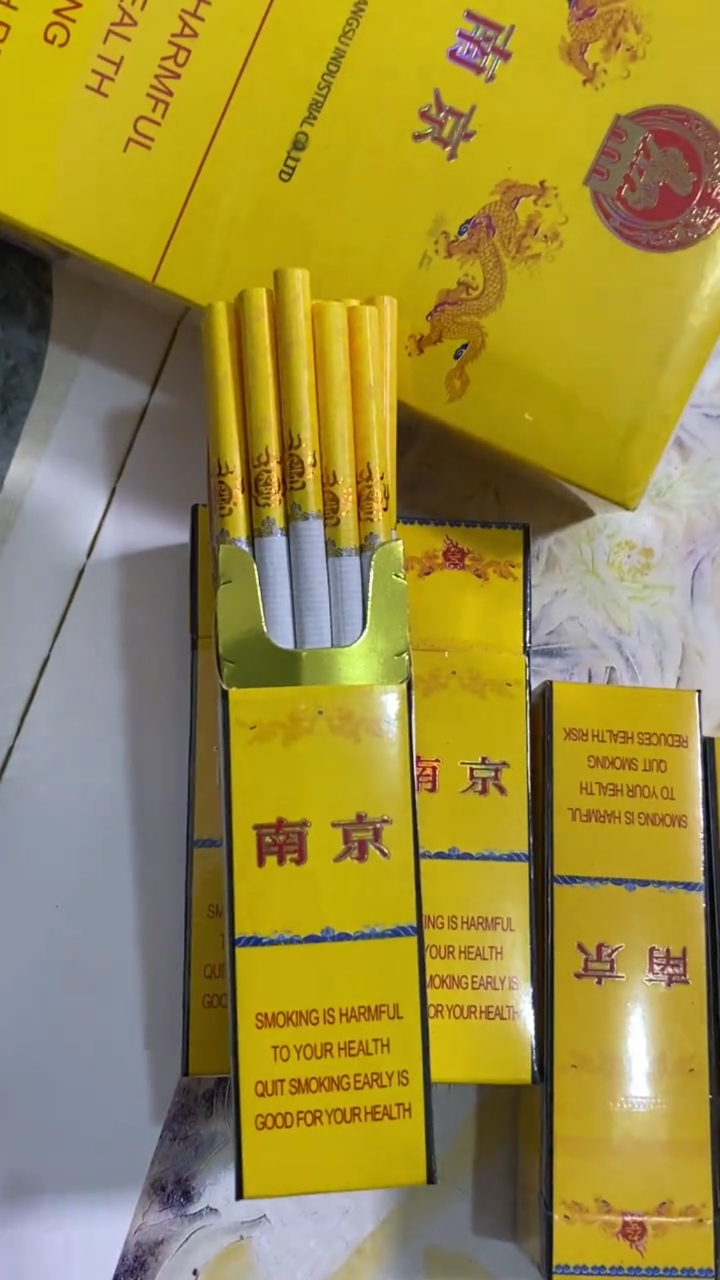 顶级专柜发来的,口红细九五至尊,90%的人没见过?