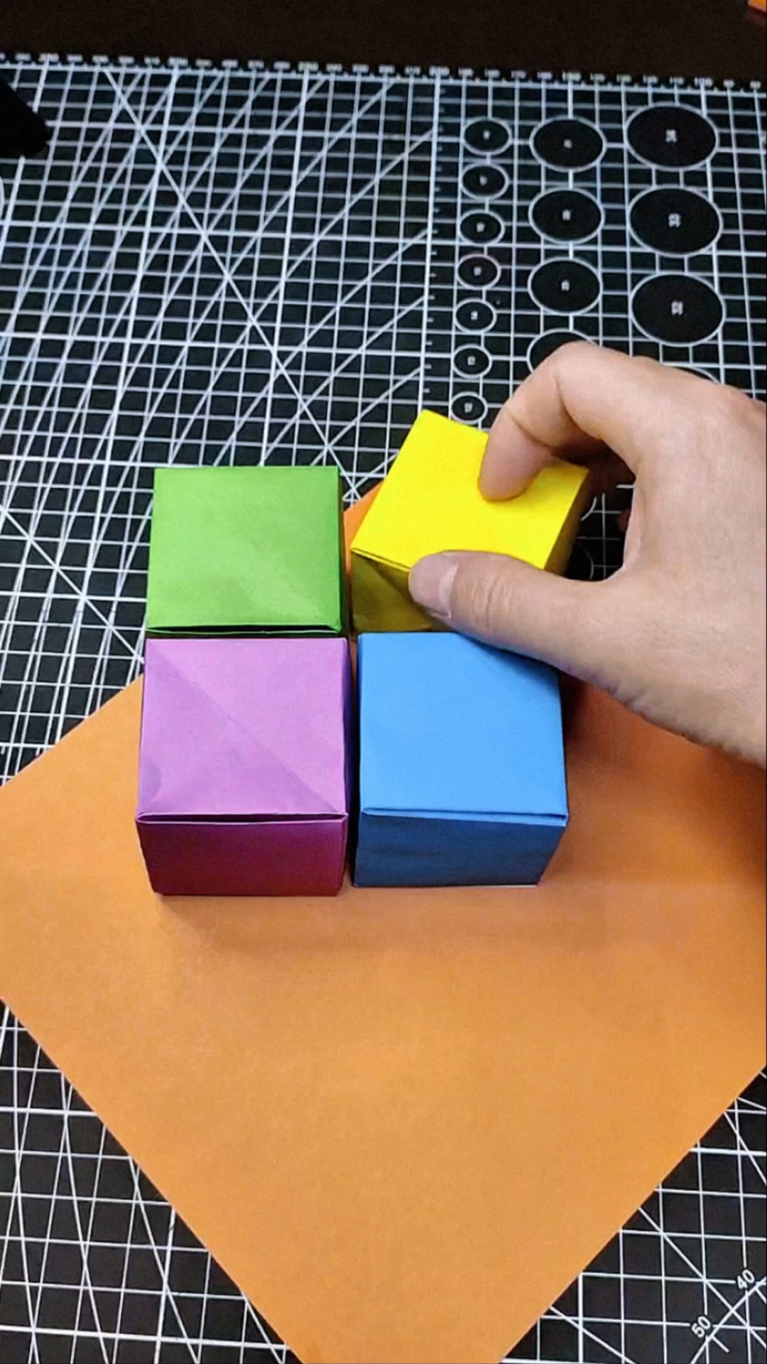 教你一张纸折一个好玩又好看的正方体,一起来试试吧