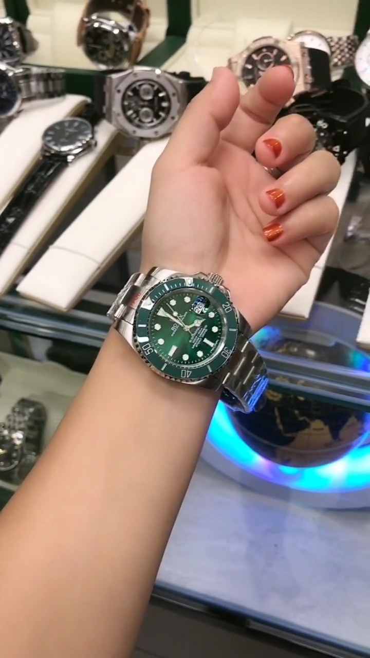 劳力士经典系列绿水鬼佩戴体验观看