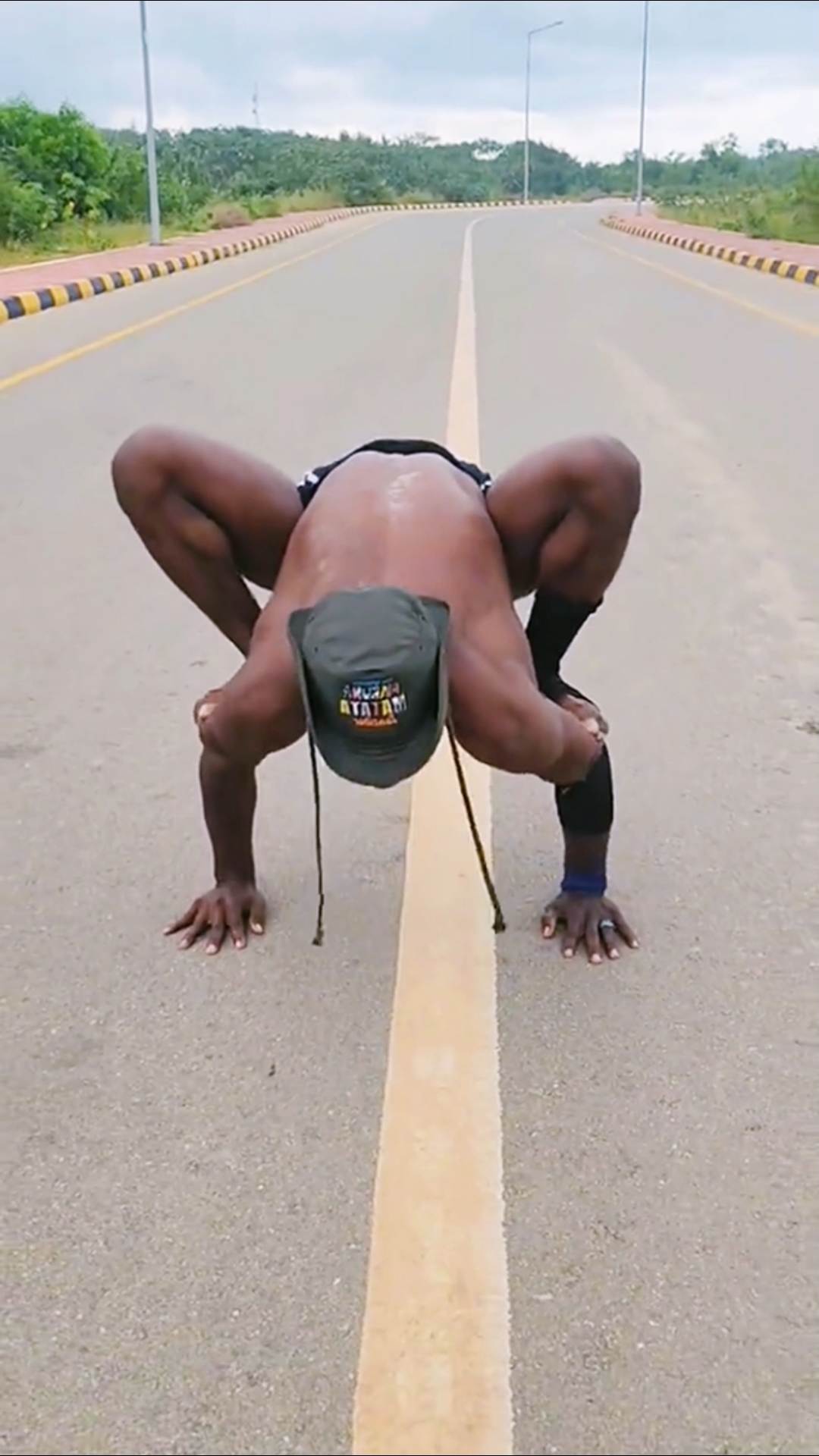 挑战瑜伽高难度动作